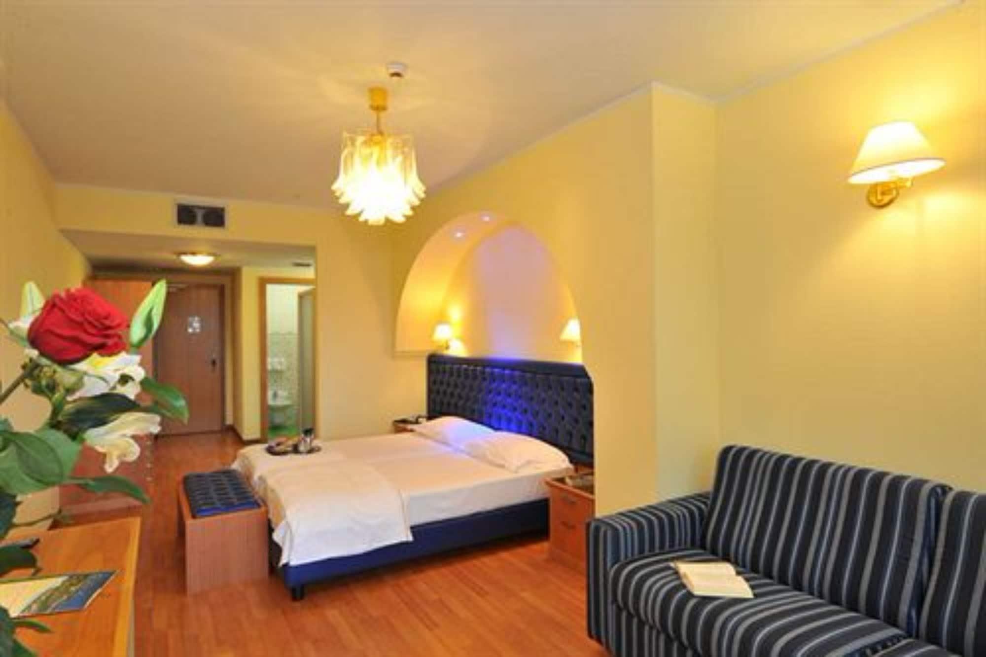 Hotel Alexander Limone sul Garda Bagian luar foto