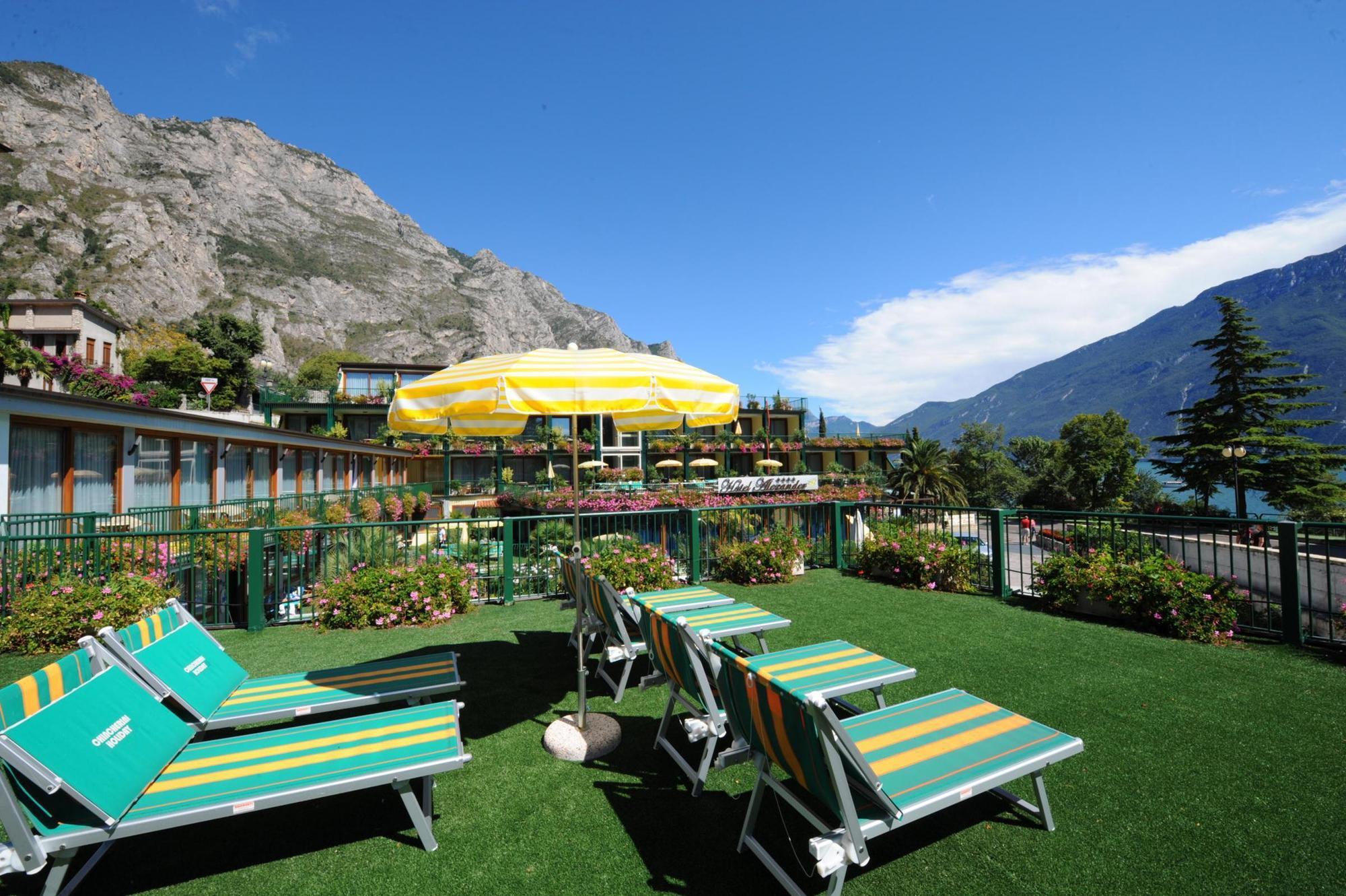 Hotel Alexander Limone sul Garda Bagian luar foto